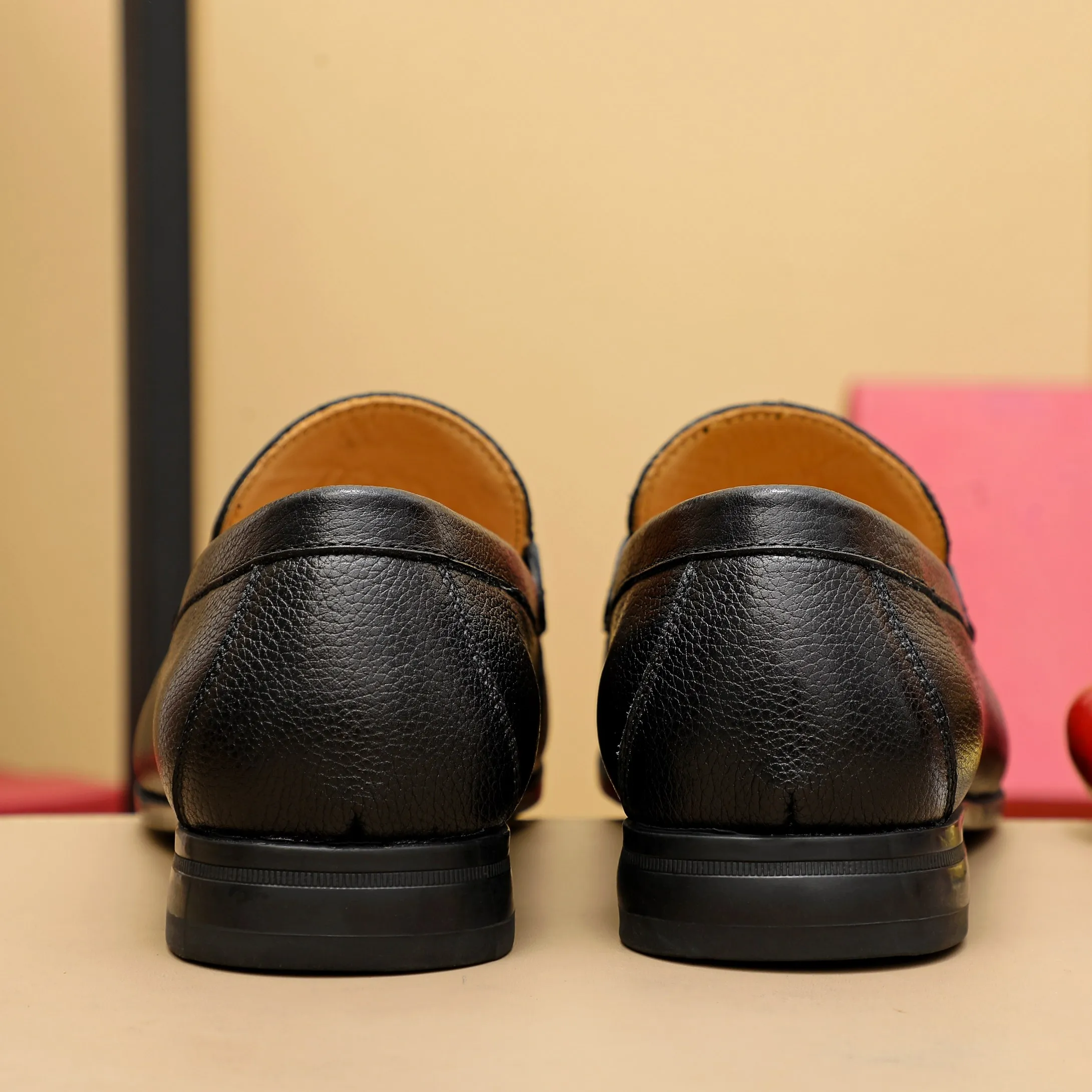 Men's clothing and shoes 💰460 🔥Ferragamo's new men's casual slip-on shoes🇨🇳Official website original 1:1 mold opening, original quality💯Fine workmanship, high-end luxury☘The upper is made of imported Italian first-layer cowhide🌴Luxury🐂leather lining🍓Rubber wear-resistant and non-slip outsole, breathable and comfortable to wear🍍The first choice for high-end men, black, size 38-45